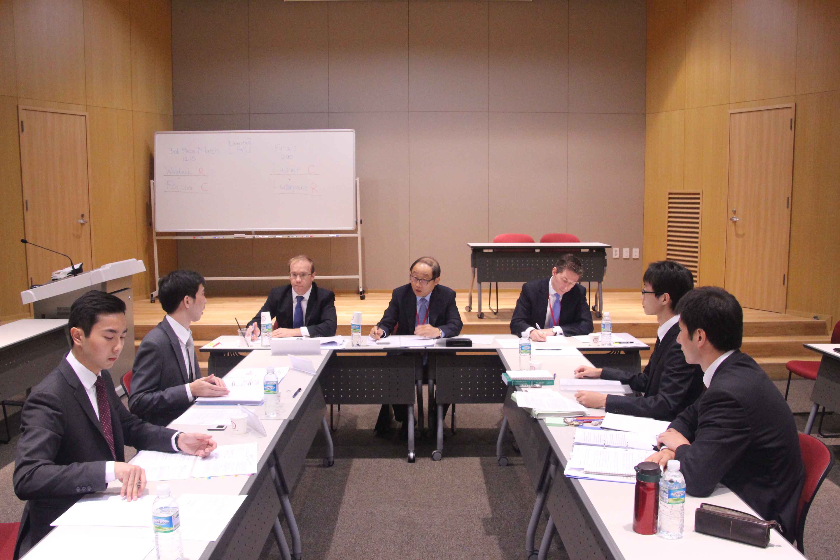 Final Round of 2013 FDI Moot A...